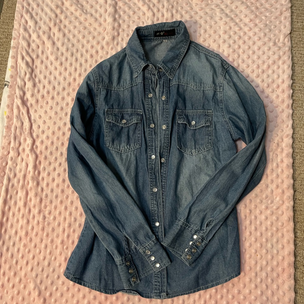Pearl snap shirt